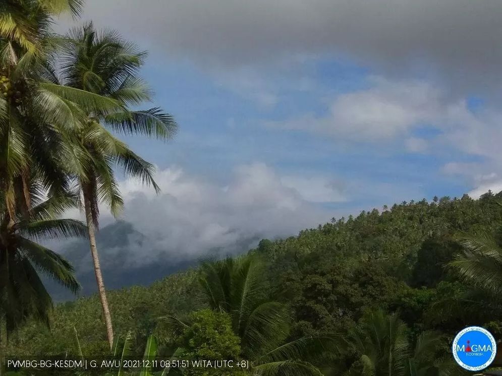 Setelah Erupsi Semeru, Kini Gunung Awu di Sulawesi Utara Bertatus Waspada